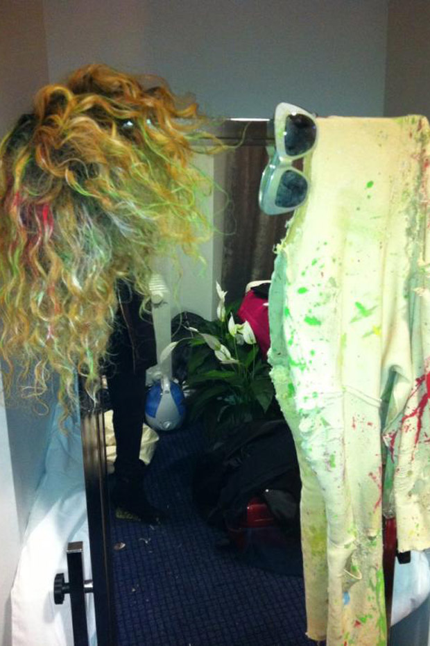 Rihanna- Brit Awards twitpics - Brit Awards 2012 - Marie Claire - Marie Claire UK
