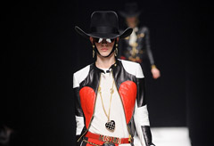 Show report: Moschino A/W'12, Moschino A/W'12, Moschino fashion, fashion, latest fashion, Moschino clothes, Moschino designer, Moschino Milan, Milan Fashion Week, Milan Fashion Week A/W, Milan Fashion Week A/W12, Milan Fashion Week 2012, Milan style, MFW