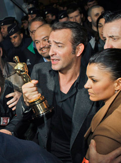 Jean Dujardin - Oscar-winner Jean Dujardin receives a hero?s welcome in Paris - Oscars 2012 - Oscars - Marie Claire - Marie Claire UK