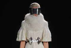 Show report: Alexander McQueen A/W'12, Alexander McQueen A/W'12, Alexander McQueen, latest Alexander McQueen, Alexander McQueen fashion, Alexander McQueen Paris Fashion Week, Paris fashion, McQueen, Sarah Burton, Alexander McQueen Sarah Burton, PFW