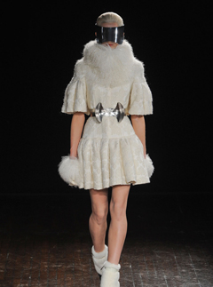 Show report: Alexander McQueen A/W'12, Alexander McQueen A/W'12, Alexander McQueen, latest Alexander McQueen, Alexander McQueen fashion, Alexander McQueen Paris Fashion Week, Paris fashion, McQueen, Sarah Burton, Alexander McQueen Sarah Burton, PFW