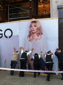 Kate Moss billboard - Kate Moss - Shoppers injured by fallling Kate Moss billboard - Marie Claire - Marie Claire UK