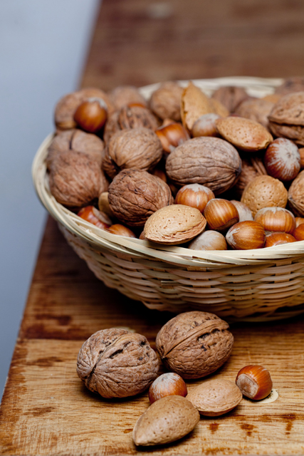 oats, wheat, almonds, apricots, broccoli, brown rice, lentils, spinach, super foods, health, energy, boosting, health, diet, fitness, superfoods, superfood