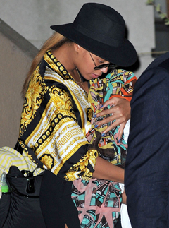 Solange Knowles, Beyonce Knowles, Beyonce and daughter, Blue Ivy Beyonce baby, Beyonce Blue Ivy, Blue Ivy Carter, Jay Z and Beyonce, Jay Z and Blue Ivy, Jay Z baby, Beyonce news, Beyonce pictures, Beyonce latest news, Beyonce New York, celebrity news