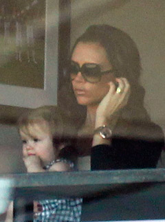 Victoria Beckham & Harper Beckham's family day out