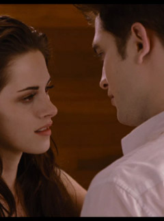 Robert Pattinson & Kristen Stewart in Twilight Breaking Dawn