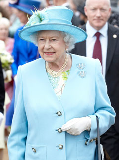The Queen - Henley-on-Thames Jubilee river pageant - Marie Claire - Marie Claire UK