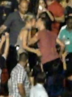 Gwyneth Paltrow and Chris Martin kiss