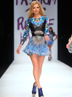 Kate Moss to walk the catwalk at the closing ceremony of the London 2012 Olympic Games