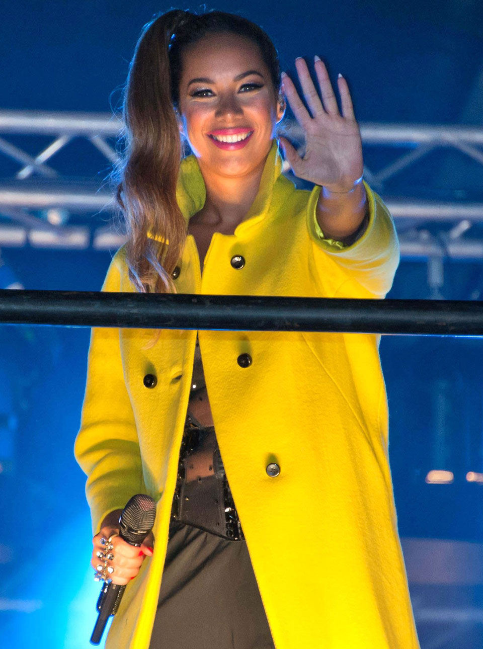 Leona Lewis Christmas lights