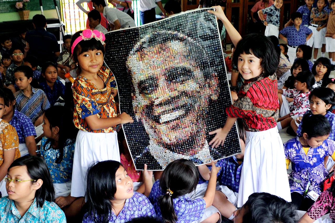 Indonesian students celebrate Obama's Victory