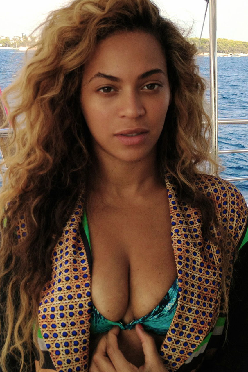 Beyonce - Beyonce's Tumblr Photo Album - Celebrity Pictures Beyonce - Beyonce's Tumblr Photo Album - Celebrity Pictures