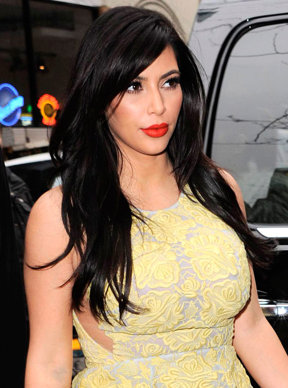 Kourtney and Kim Kardashian