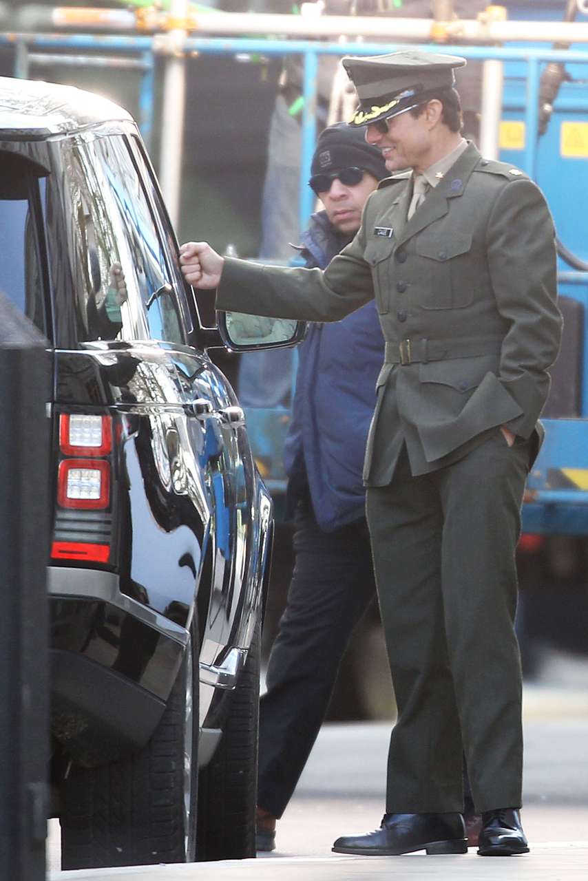 All You Need is Kill On-set Pics - Marie Claire - Tom Cruise - Emily Blunt