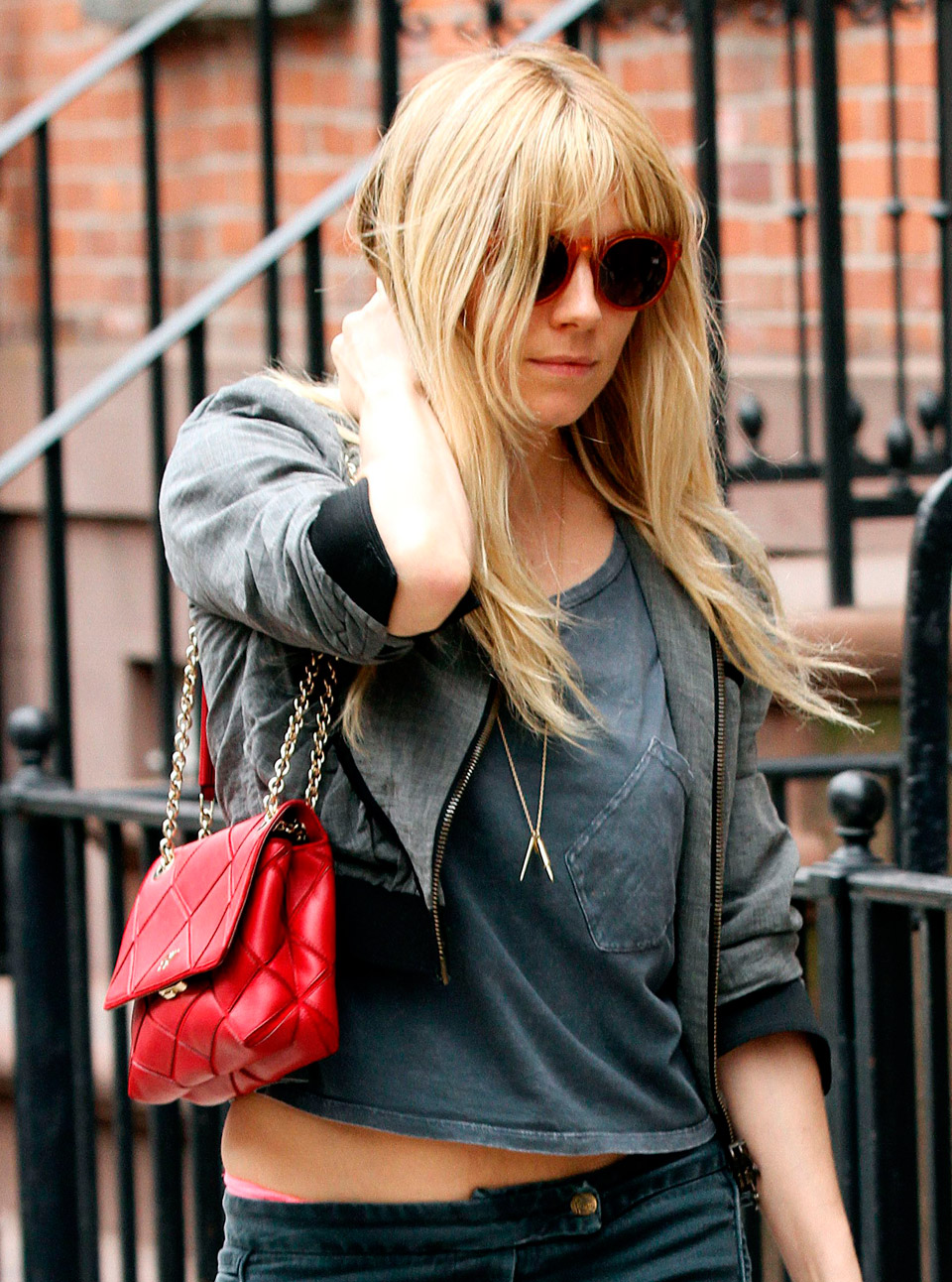 Sienna Miller debuts fringe in New York