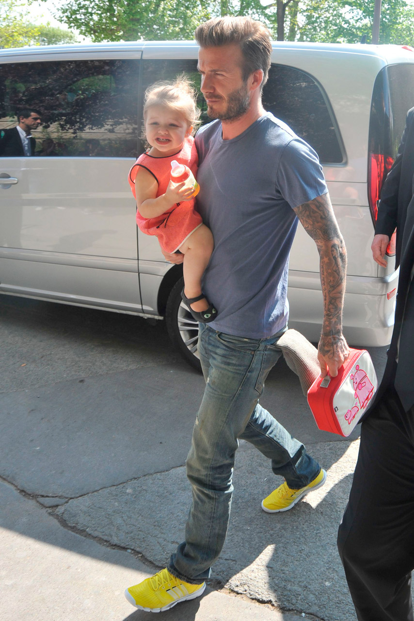David And Victoria Beckham Go On A Shopping Spree In Paris David And Victoria Beckham Go On A Shopping Spree In Paris