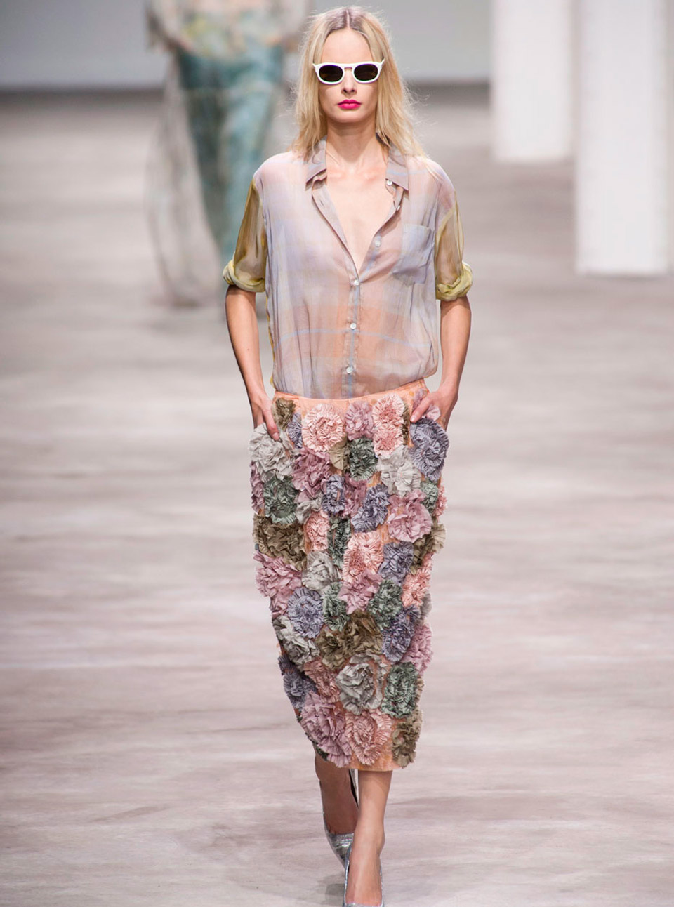How to wear midi skirts