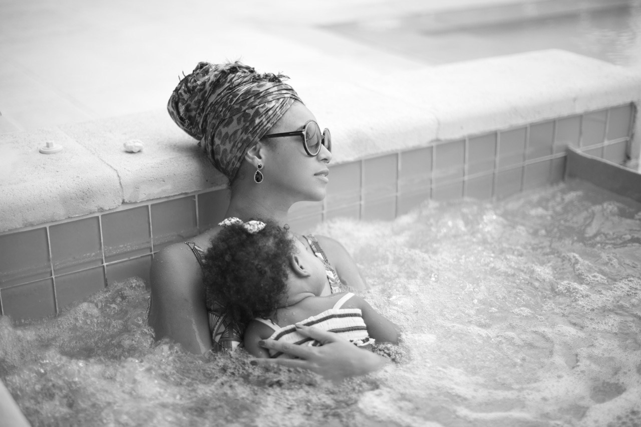 Beyonce posts holiday pictures onto her personal website Beyonce posts holiday pictures onto her personal website