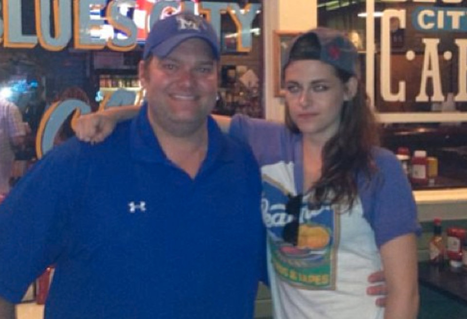 Kristen Stewart parties at a bar in Memphis