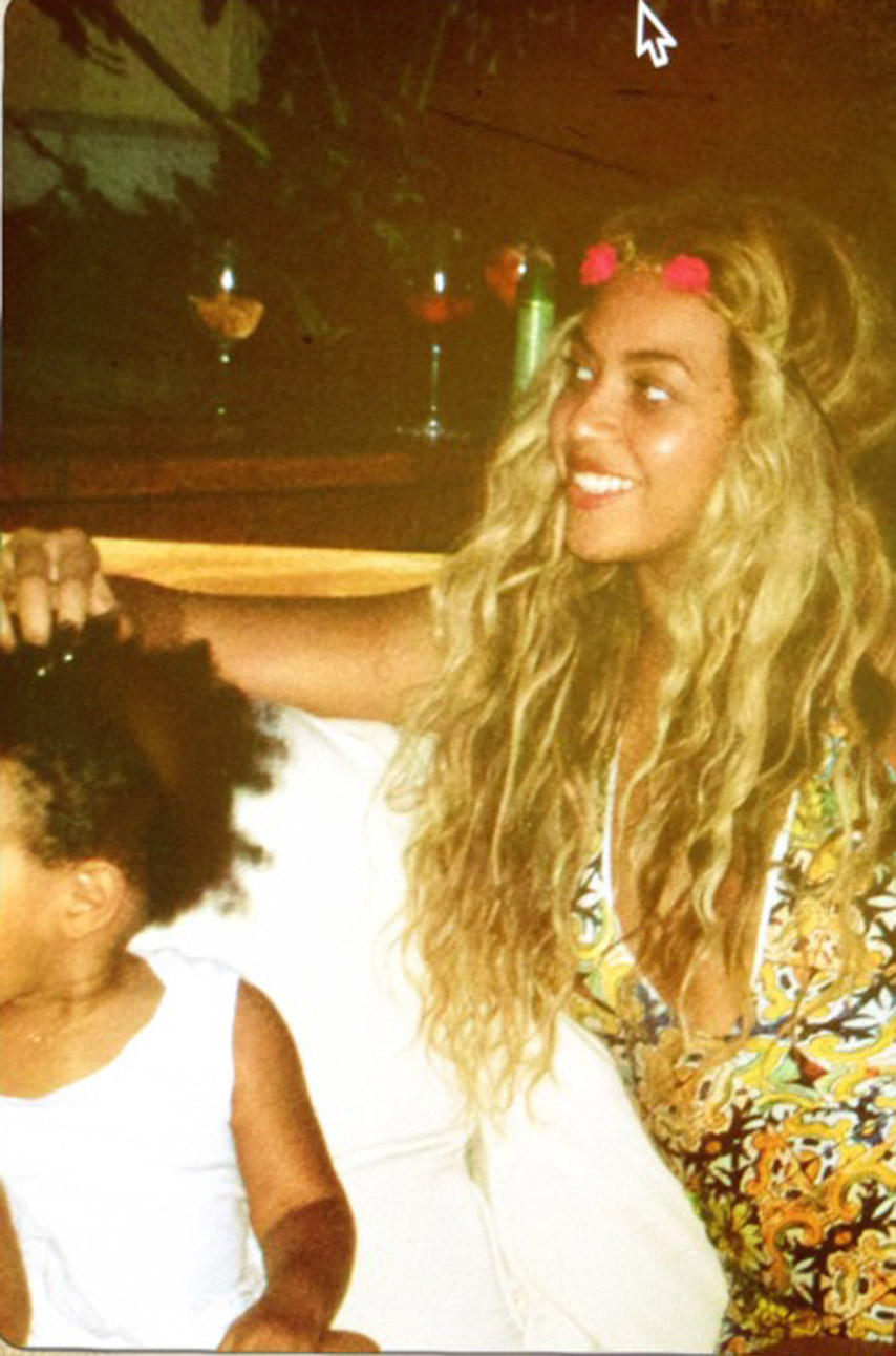 Beyonce and Blue Ivy's adorable holiday photos Beyonce and Blue Ivy's adorable holiday photos