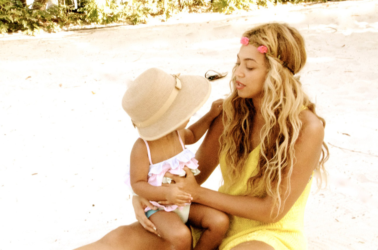 Beyonce and Blue Ivy's adorable holiday photos Beyonce and Blue Ivy's adorable holiday photos