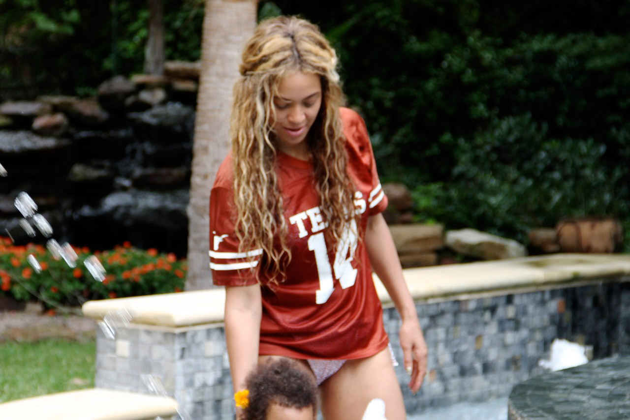 Beyonce and Blue Ivy - Beyonce's Personal Photo Album Beyonce and Blue Ivy - Beyonce's Personal Photo Album