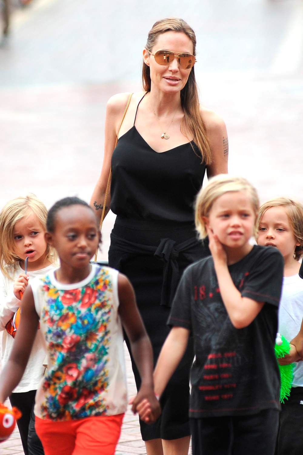 Angelina Jolie takes her children to Sydney Aquarium Angelina Jolie takes her children to Sydney Aquarium
