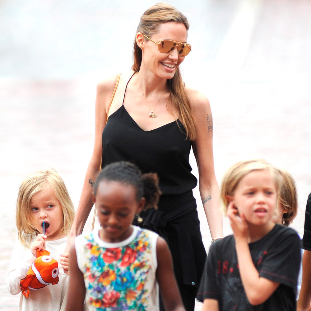 Angelina Jolie takes her children to Sydney   Aquarium