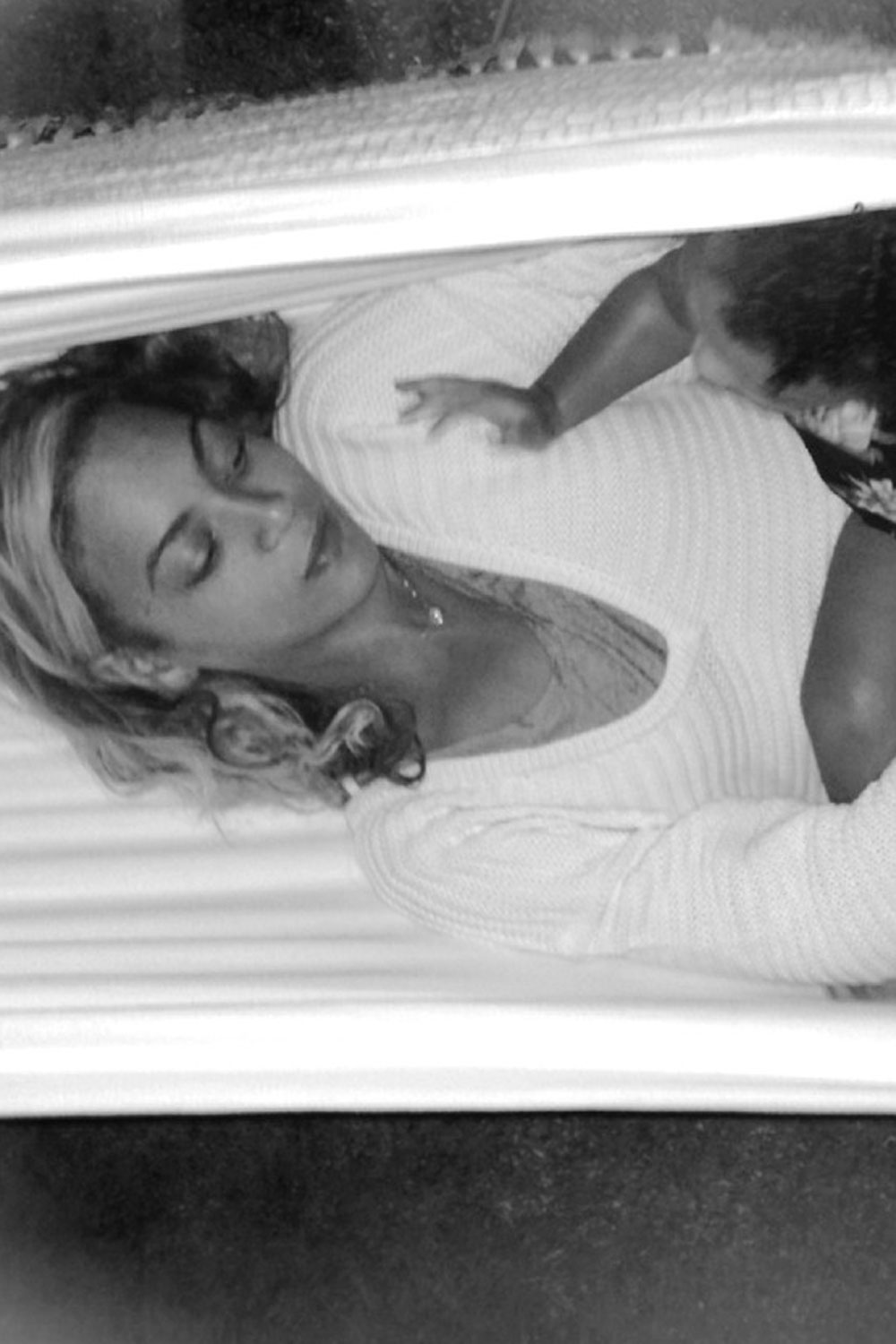 Beyonce shares pictures from her holiday album Beyonce shares pictures from her holiday album
