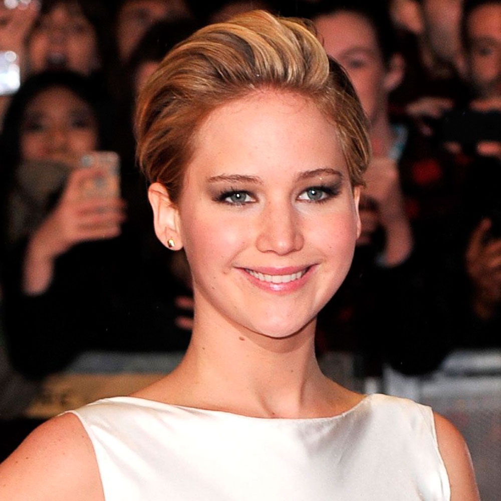 Jennifer Lawrence sparks engagement rumours at The Hunger Games: Catching Fire London premiere