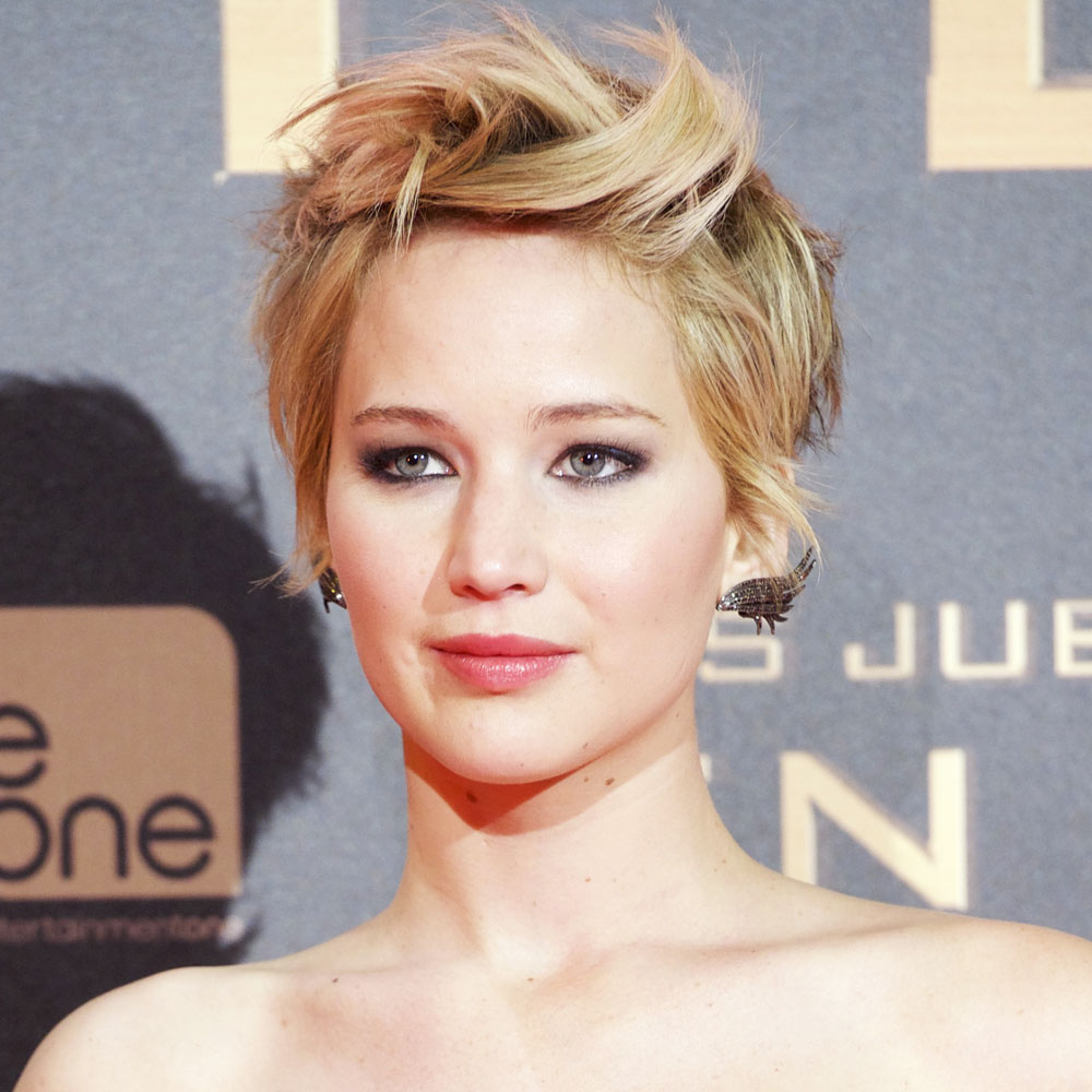 Jennifer Lawrence shows off her new pixie crop at The Hunger Games: Catching Fire premiere in Madrid