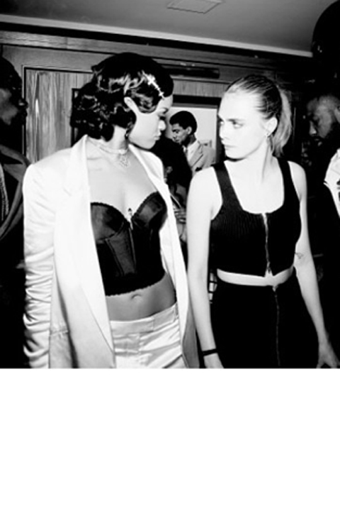 Rihanna and Cara Delevingne party together on NYE Rihanna and Cara Delevingne party together on NYE