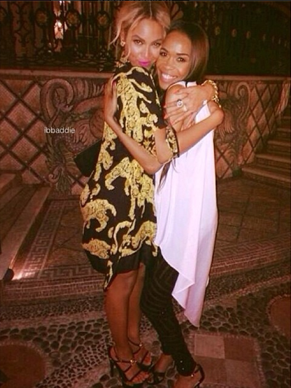 Beyonce & Michelle Williams at the Versace mansion Beyonce & Michelle Williams at the Versace mansion