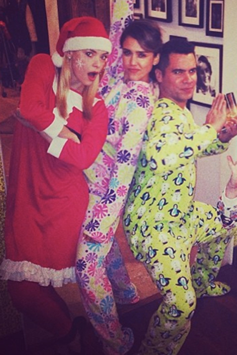 Jessica Alba and her friends wear onesies for NYE Jessica Alba and her friends wear onesies for NYE