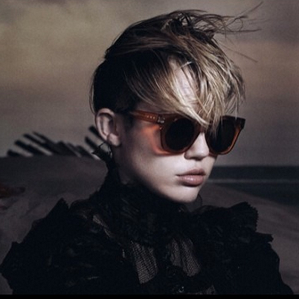 Miley Cyrus Marc Jacobs thumb