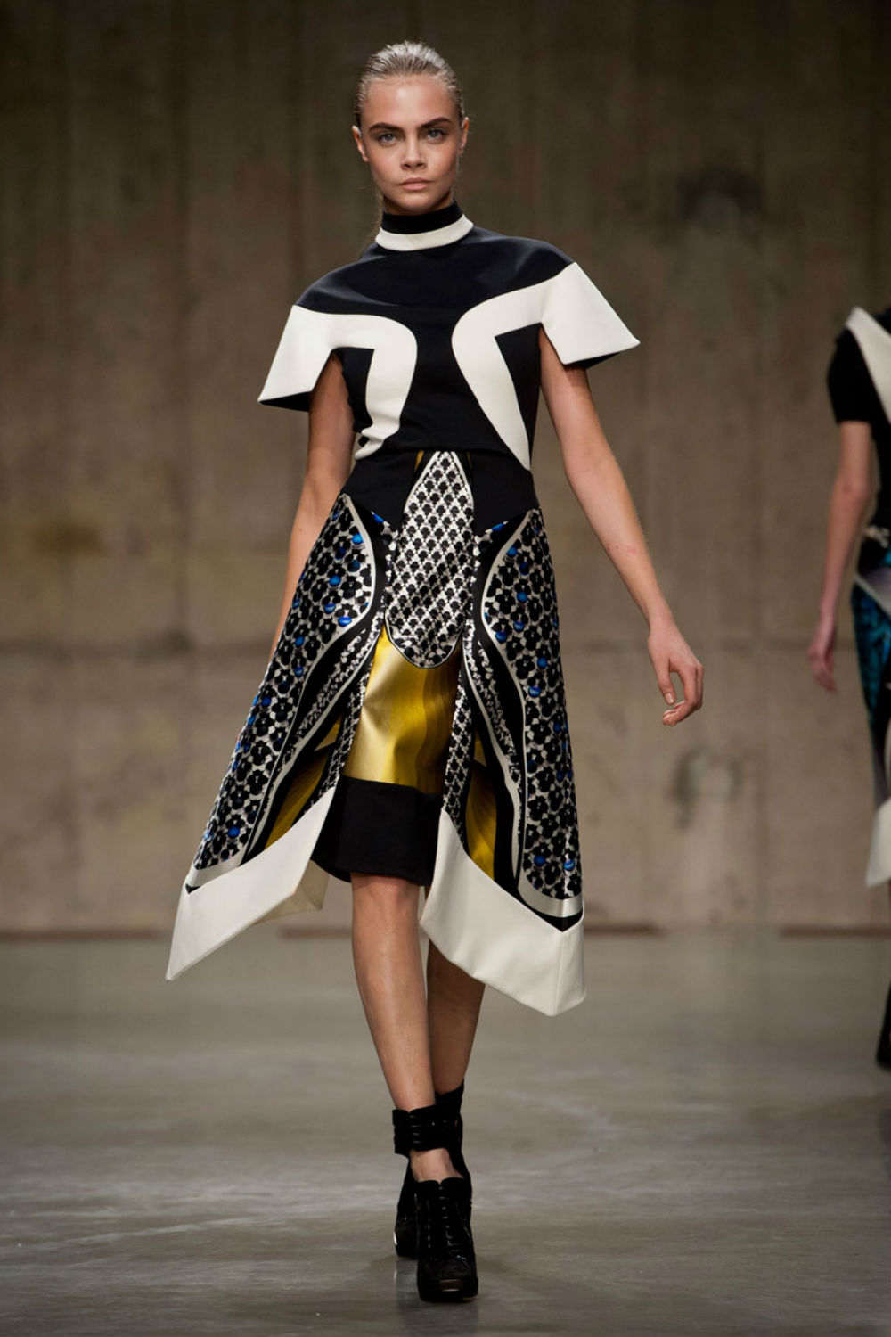 Cara Delevingne models Peter Pilotto at London Fashion Week Cara Delevingne models Peter Pilotto at London Fashion Week