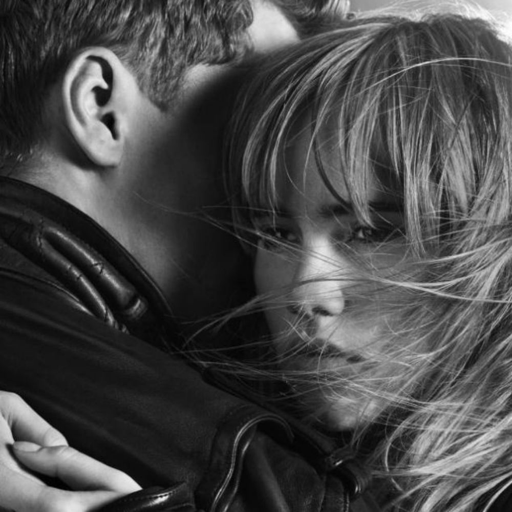 Suki Waterhouse turns total rock chick for Burberry