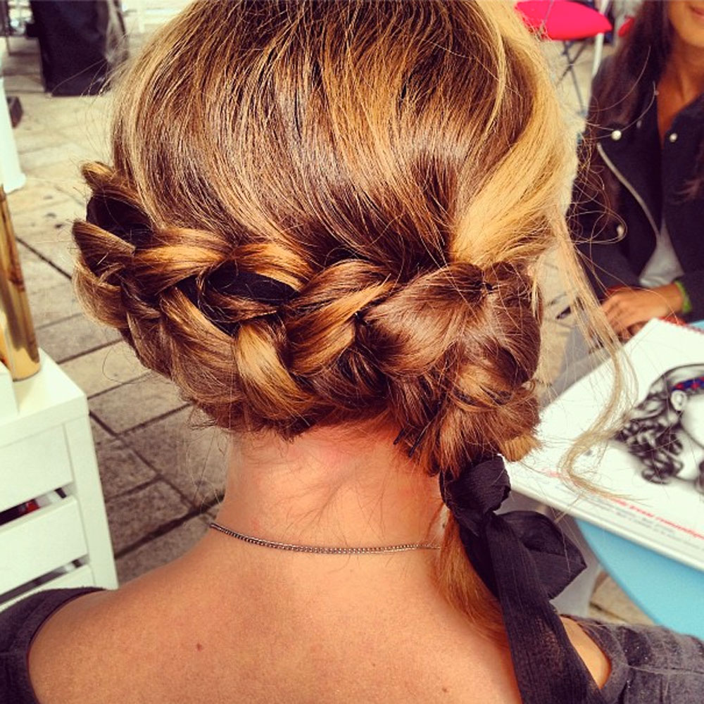updo thumb