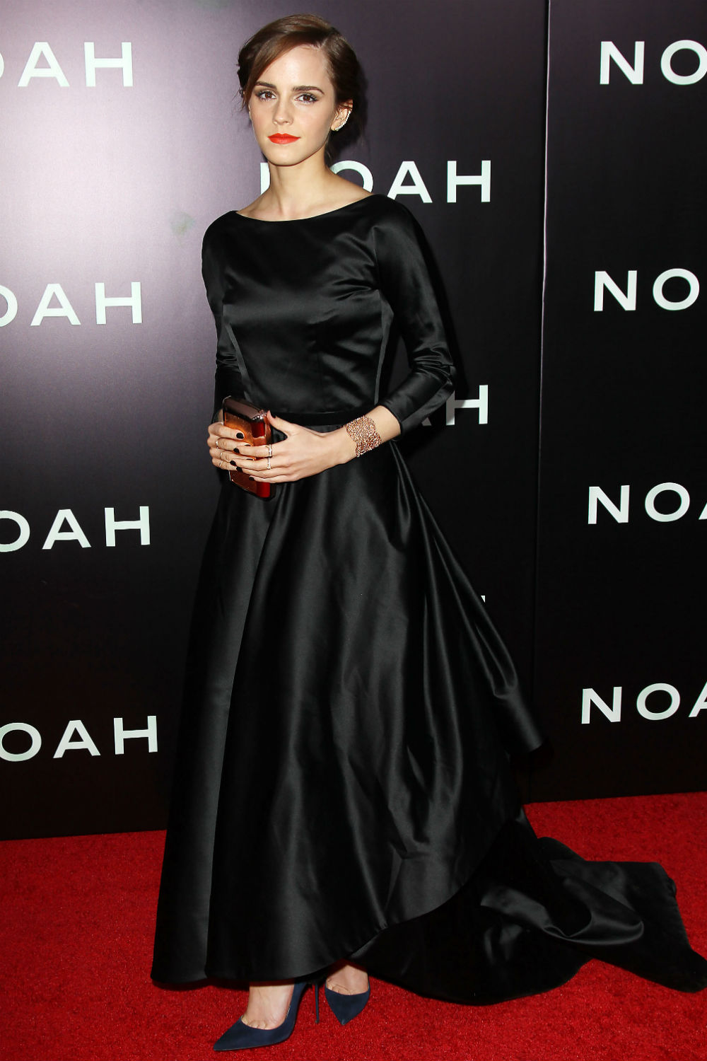 Emma Watson backless dress Noah premiere Emma Watson backless dress Noah premiere