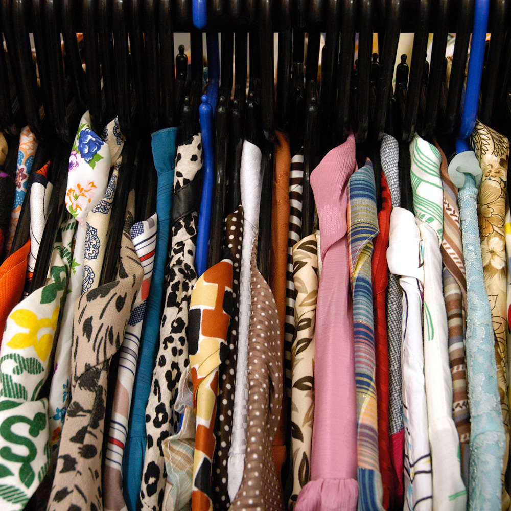 clothes rail thumb