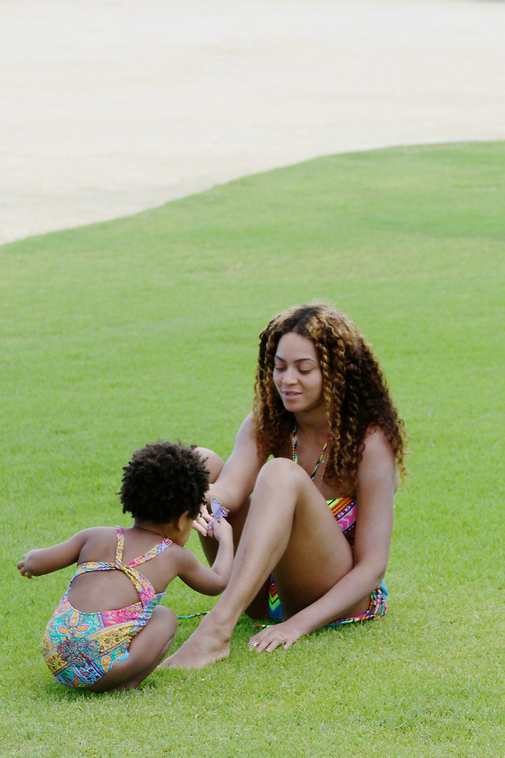 Beyonce On Holiday With Blue Ivy Beyonce On Holiday With Blue Ivy