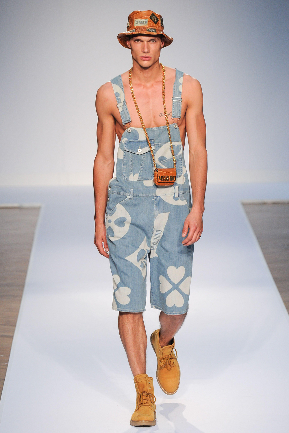 Moschino Spring/Summer 2015 At The London Collections: Mens Moschino Spring/Summer 2015 At The London Collections: Mens