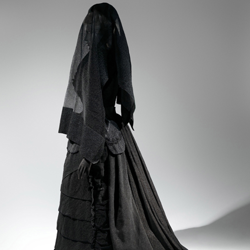 Death Becomes Her: A Century of Mourning Attire MET exhibition