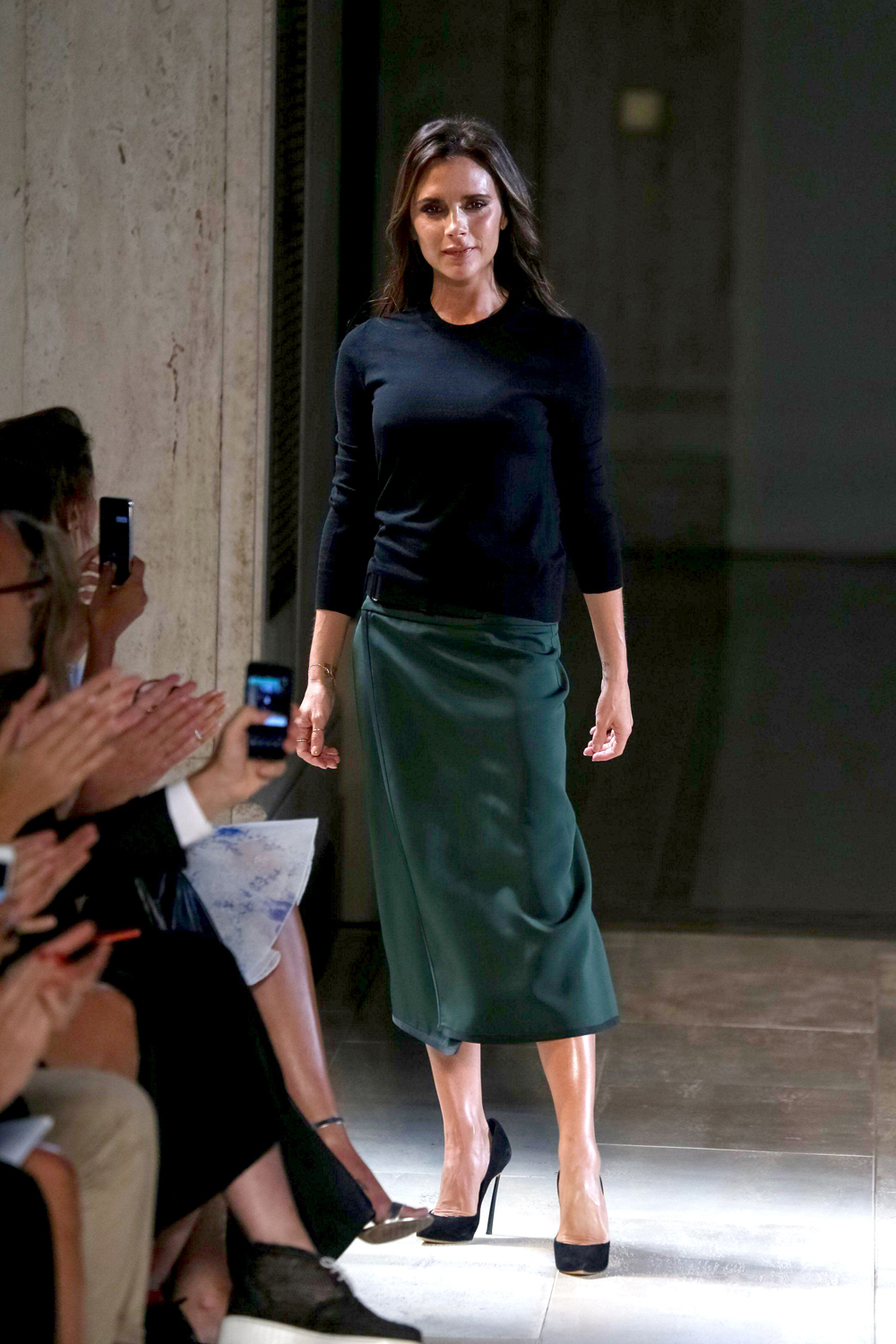 http://marieclaire.media.ipcdigital.co.uk/11116/0000824eb/935d_orh100000w440/Victoria-Beckham-SS15-G00.jpg