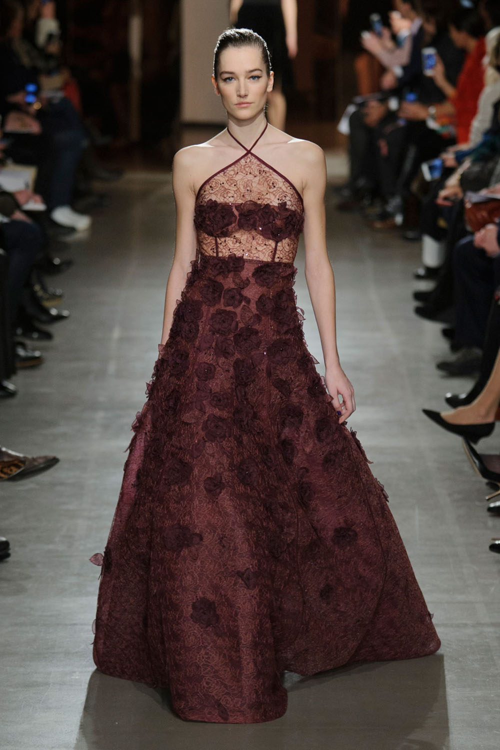 Catwalk To Carpet In Oscar De La Renta kendall jenner and karlie kloss support the Catwalk To Carpet In Oscar De La Renta kendall jenner and karlie kloss support the