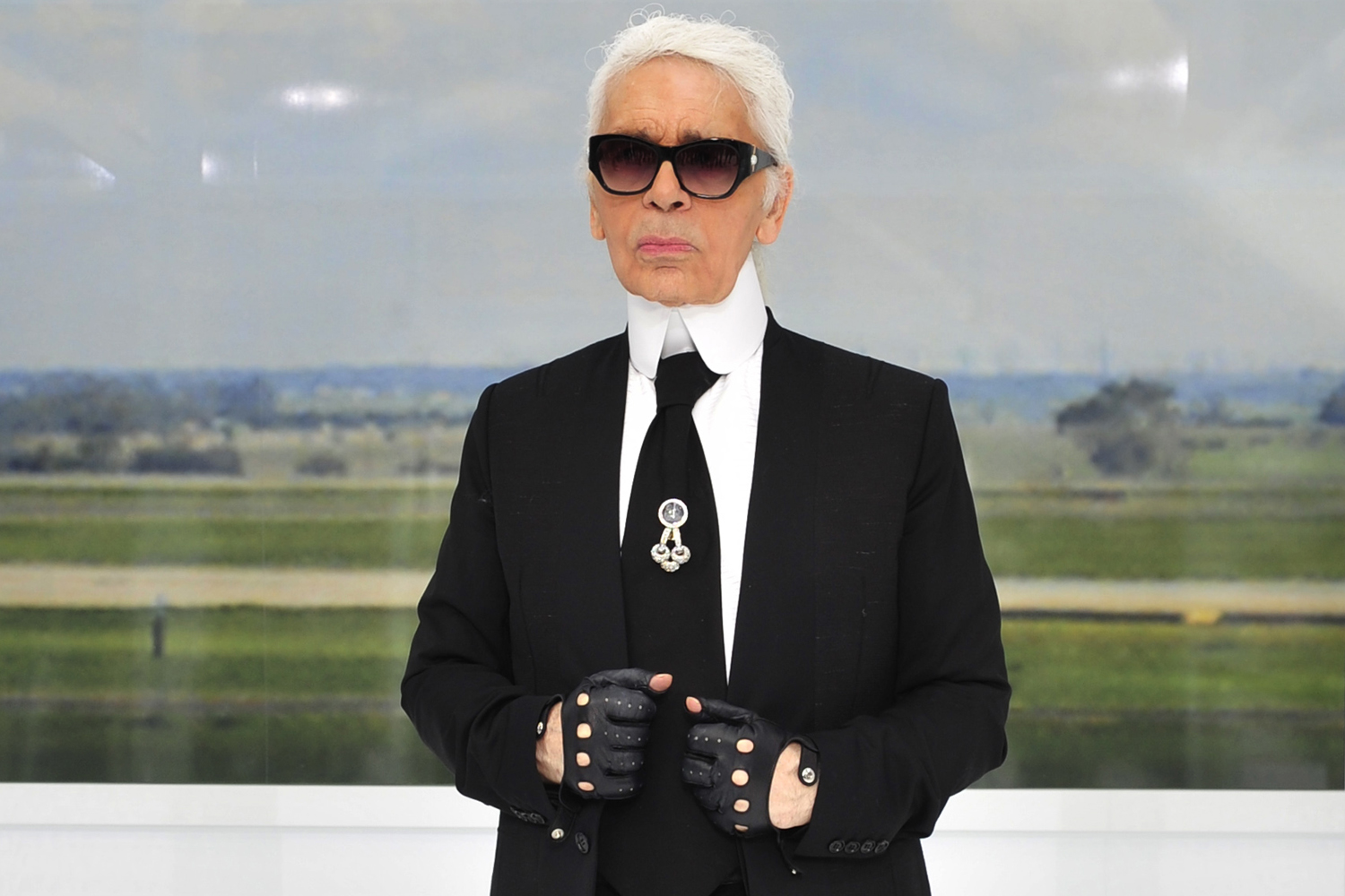 Karl Lagerfeld Weighs In On Those Proposed Changes To The Fashion Week Calendar