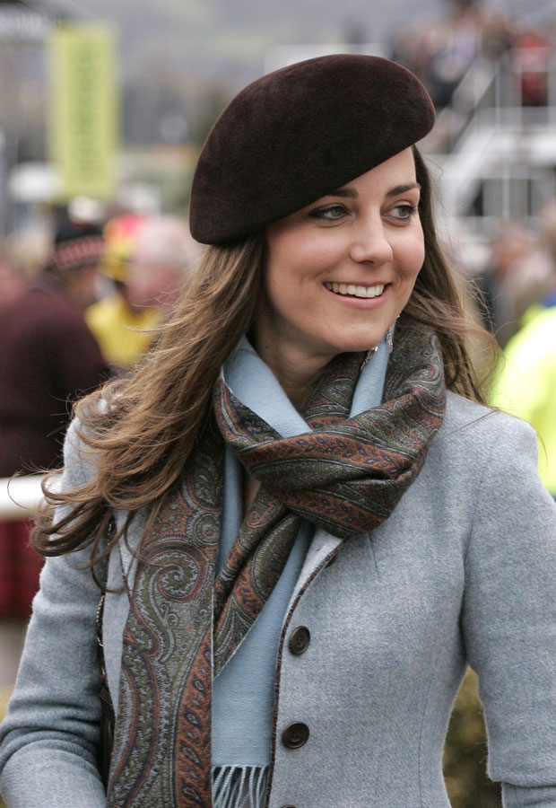 THE KATE MIDDLETON LOOKBOOK: Abril 2013