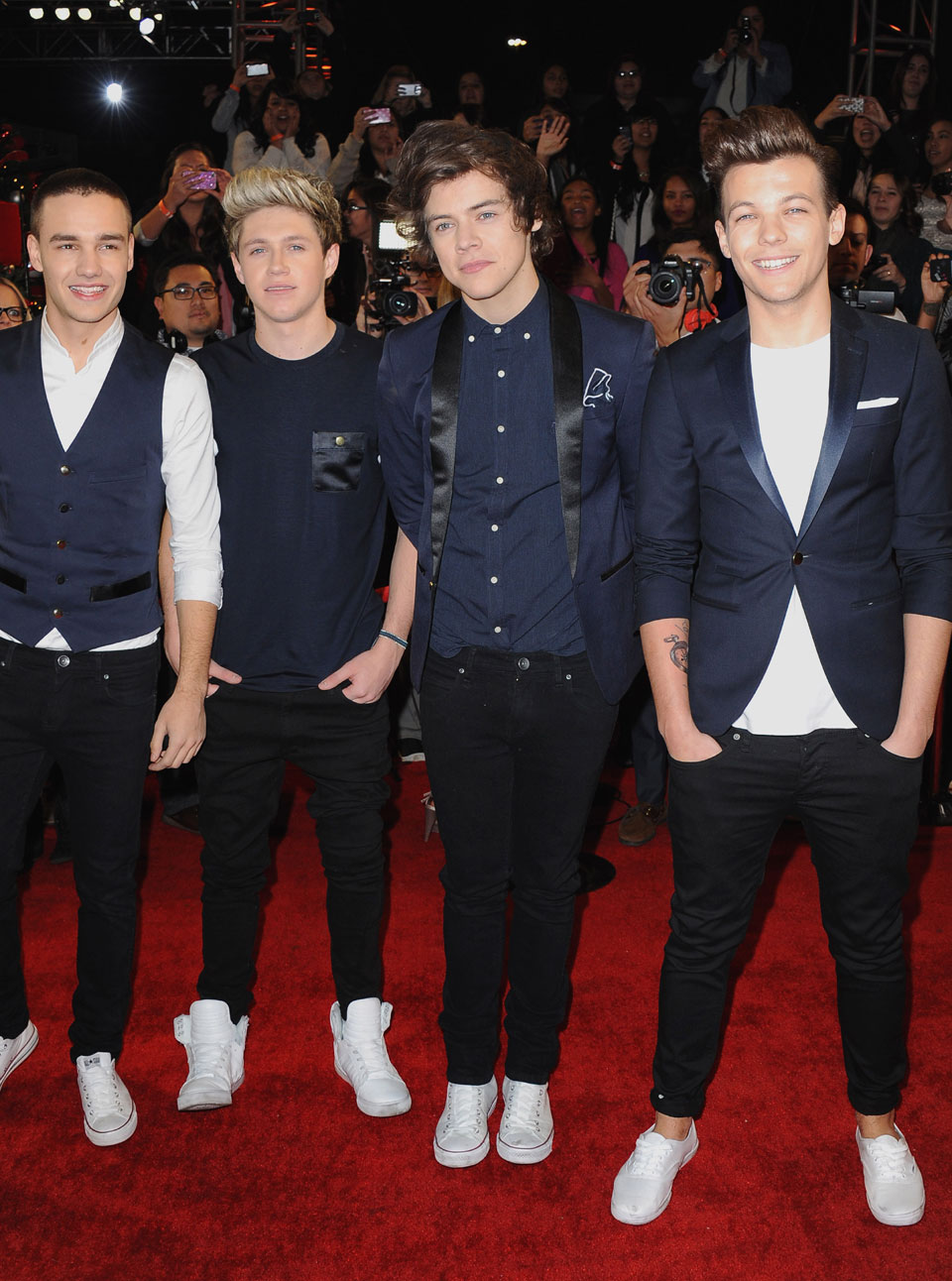 One Direction set pulses racing as they perform on X Factor US final ...